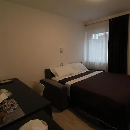 Cajeta Hotel 3*